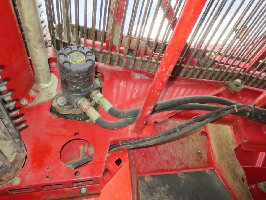 5204 Grimme SE85-55 potato harvester