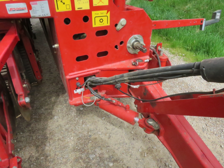5204 Grimme SE85-55 potato harvester