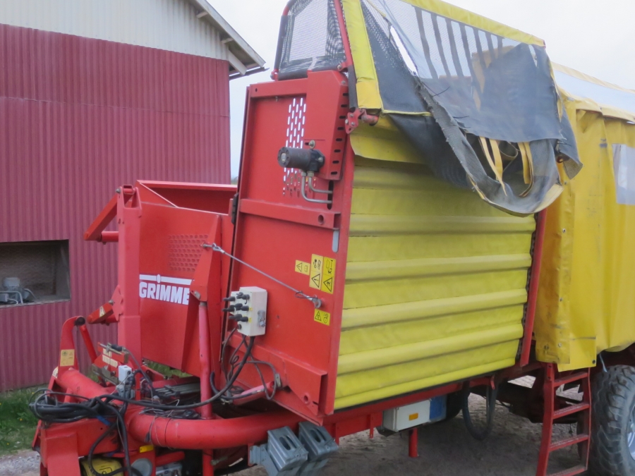 5208 Grimme SE75-30 potato harvester