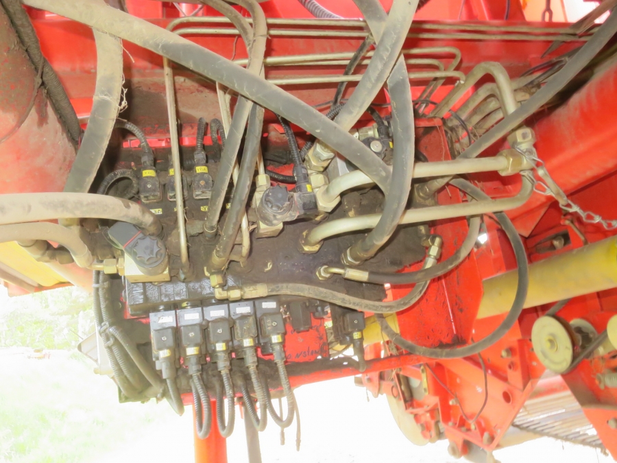 5208 Grimme SE75-30 potato harvester