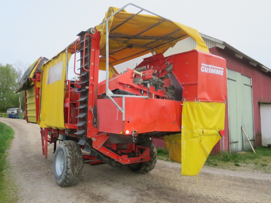 5208 Grimme SE75-30 potato harvester