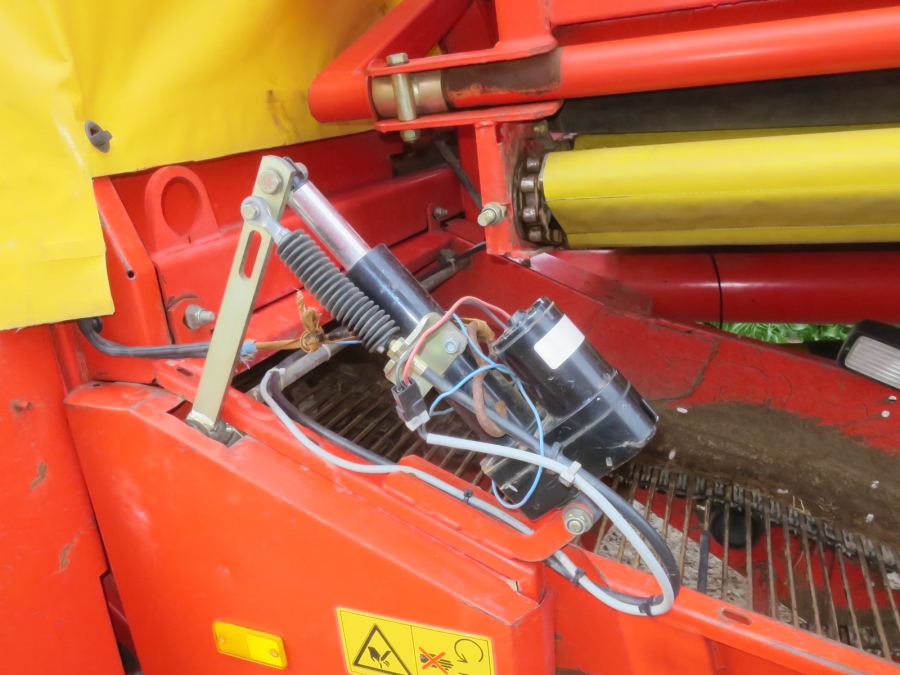 5208 Grimme SE75-30 potato harvester