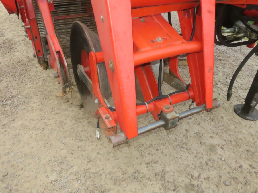 5208 Grimme SE75-30 potato harvester