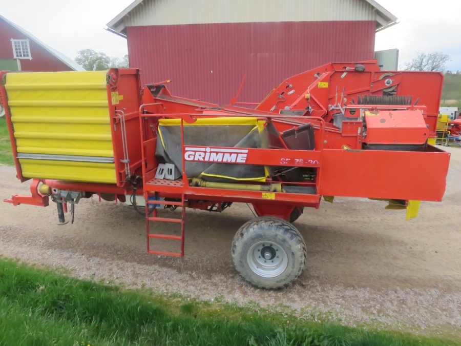 5209 Grimme SE 75-30 potato harvester