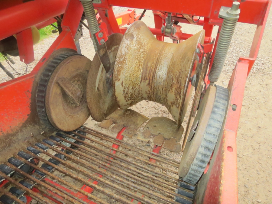 5209 Grimme SE 75-30 potato harvester