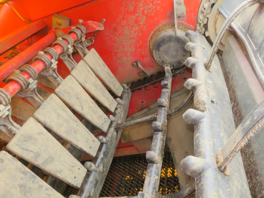 5209 Grimme SE 75-30 potato harvester