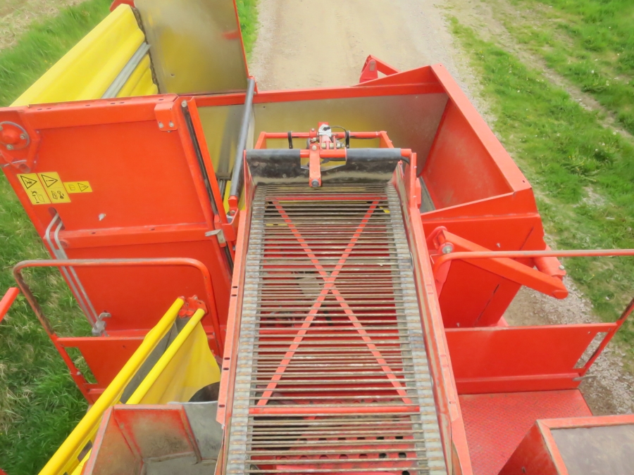 5209 Grimme SE 75-30 potato harvester