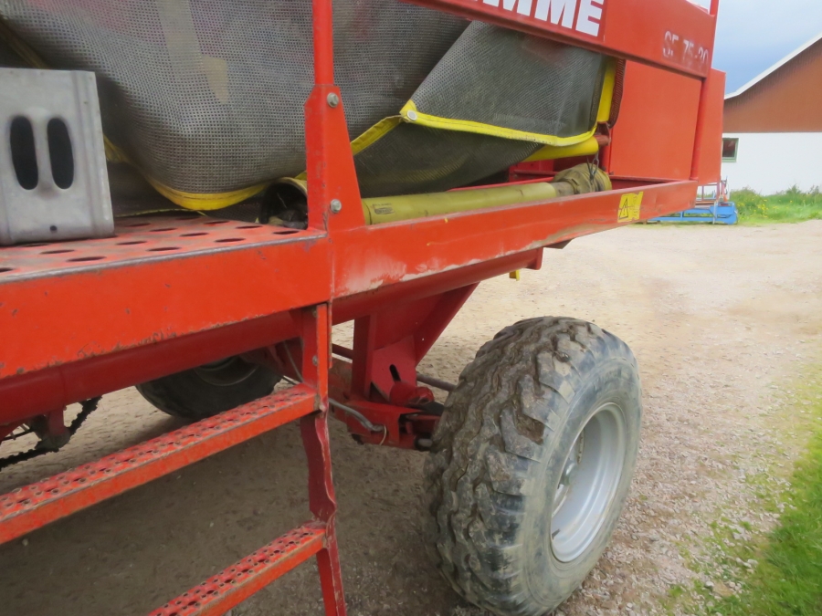 5209 Grimme SE 75-30 potato harvester