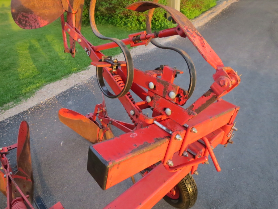 5214 Underhaug 4 row potato ridger