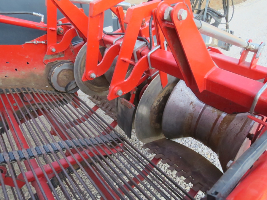 5231 Dewulf RA2060 potato harvester