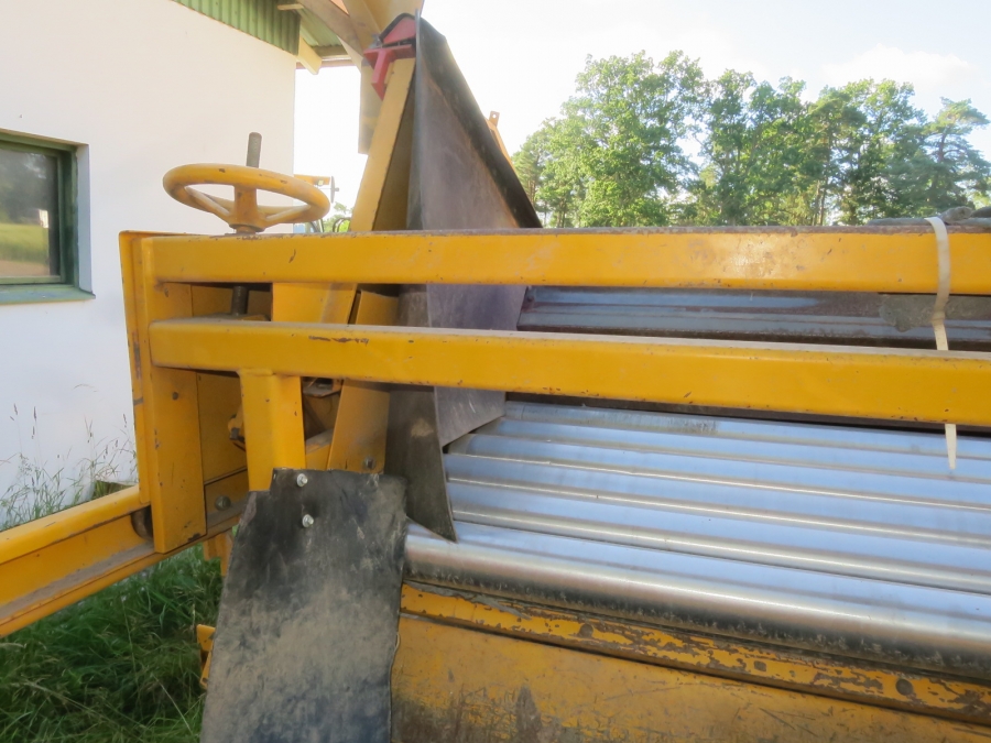 5232 Climax 500 receiving hopper