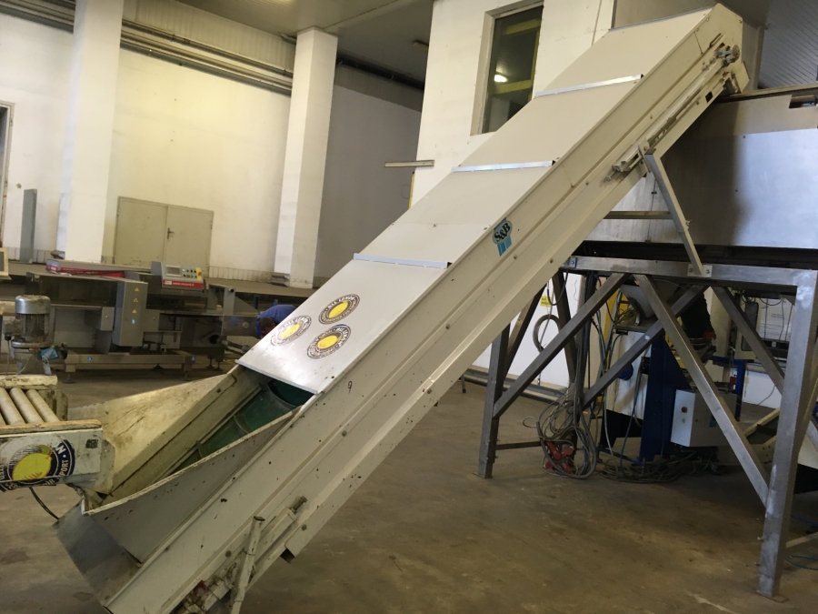 5248 Sorma S&B net clipping line with weigher
