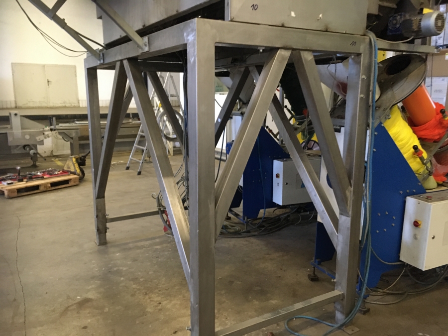 5248 Sorma S&B net clipping line with weigher