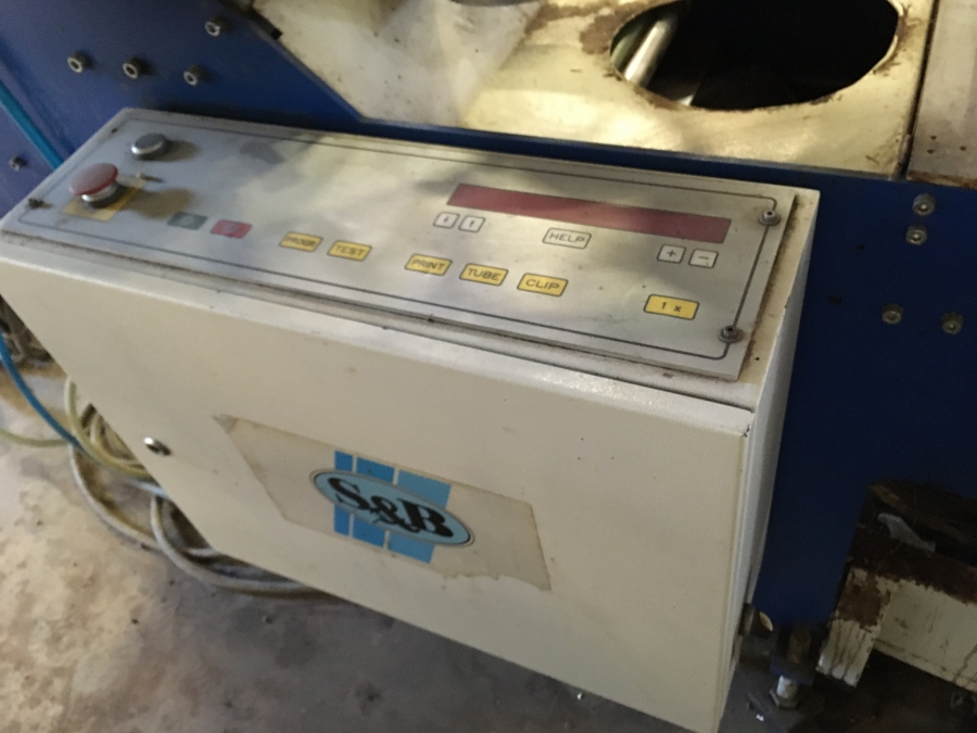 5248 Sorma S&B net clipping line with weigher