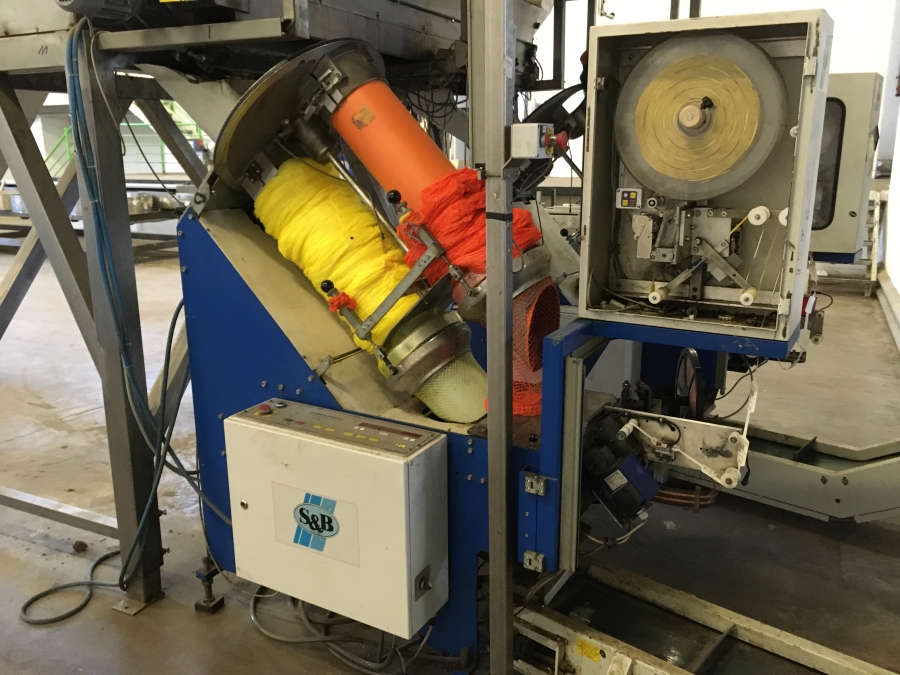 5248 Sorma S&B net clipping line with weigher