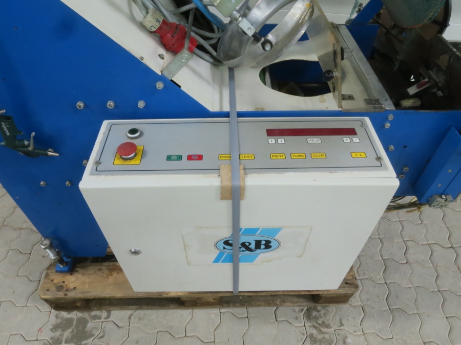5248 Sorma S&B net clipping line with weigher