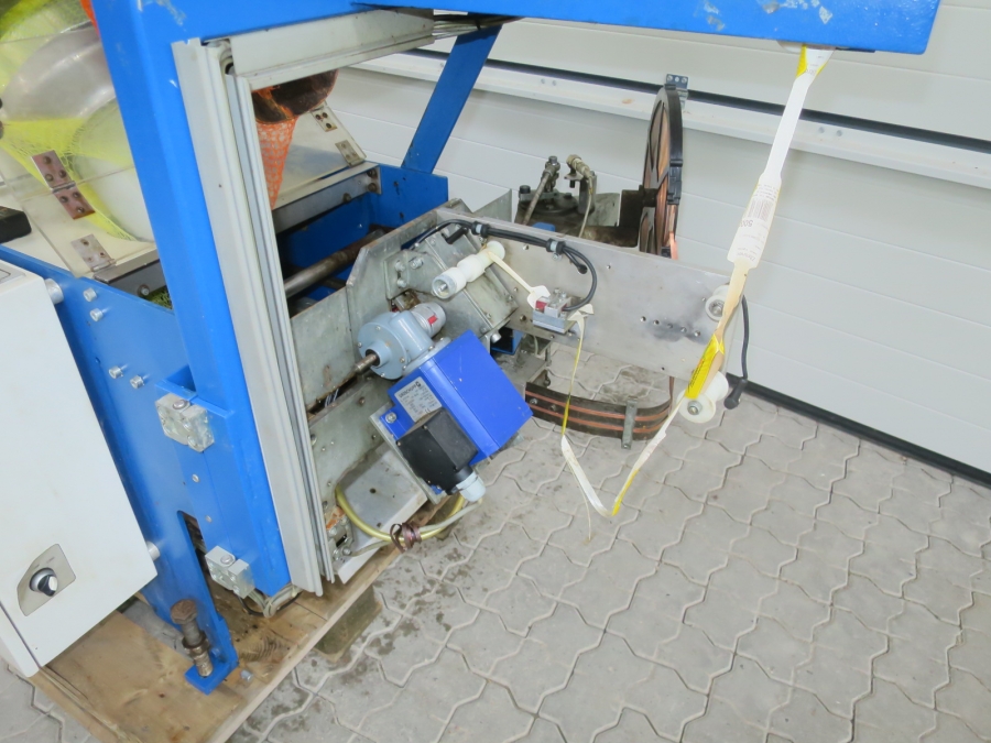 5248 Sorma S&B net clipping line with weigher