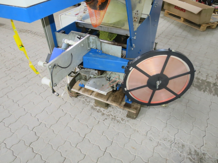 5248 Sorma S&B net clipping line with weigher