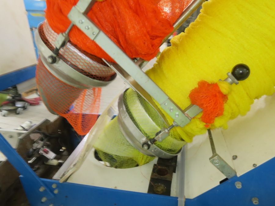5248 Sorma S&B net clipping line with weigher