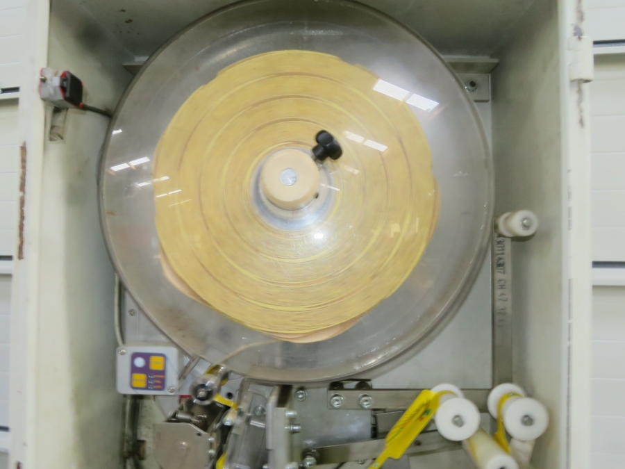 5248 Sorma S&B net clipping line with weigher