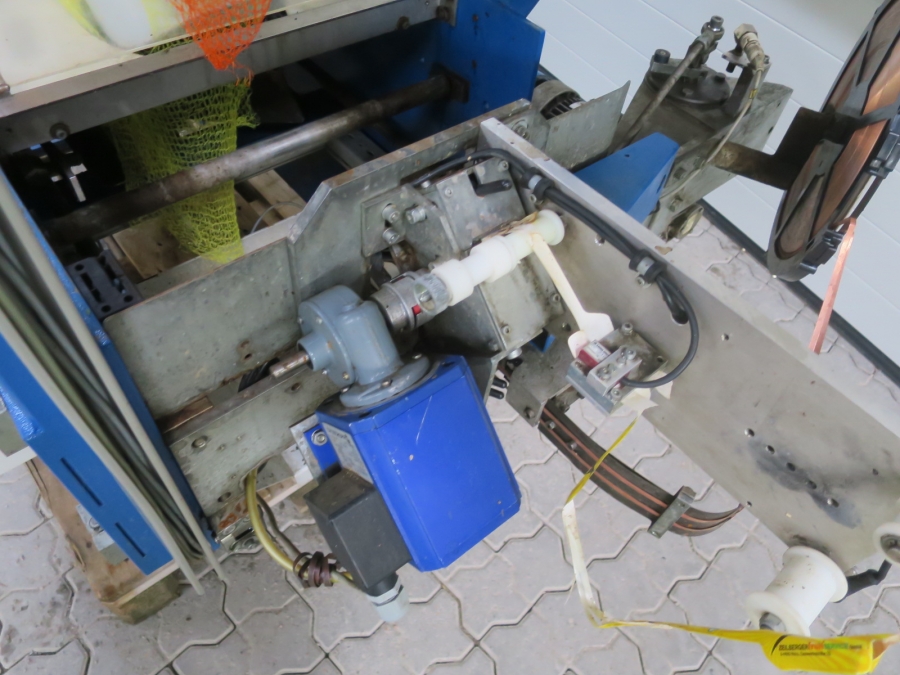 5248 Sorma S&B net clipping line with weigher