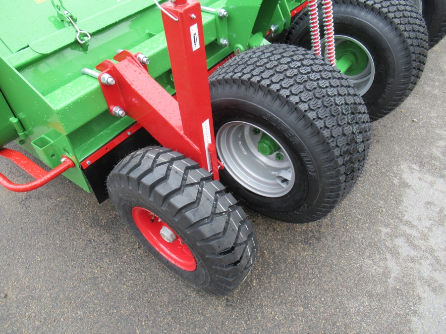 5253 Baselier 4LKB320 4x75 haulm topper