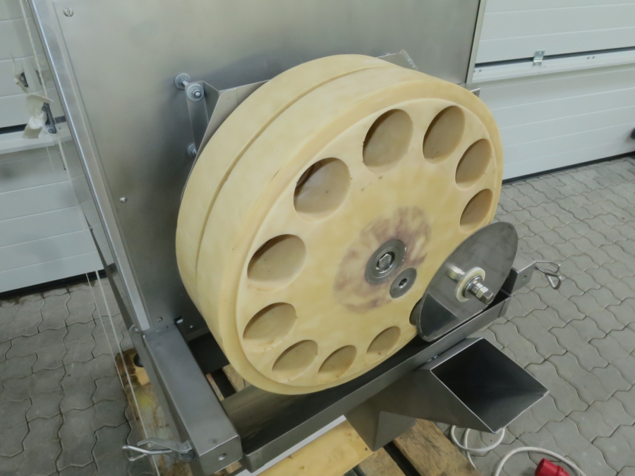 5260 Backus Sormac carrot baton machine