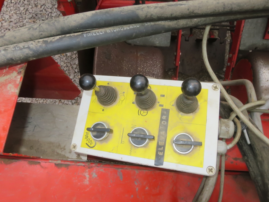 5264 Kverneland UN2200 Kartoffelroder
