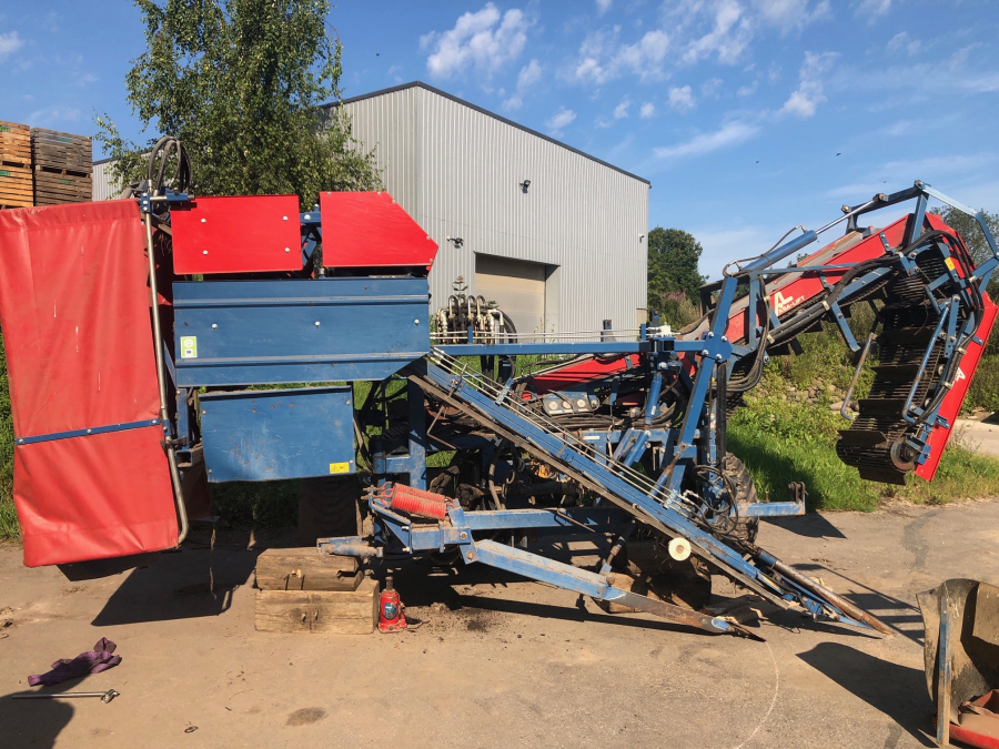 5265 Asa-Lift combi-1000 carrot harvester with elevator