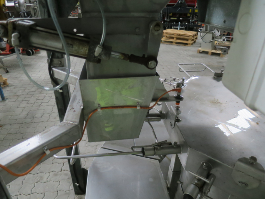 5275 RMT rotating carousel automatic weigher with 8 station