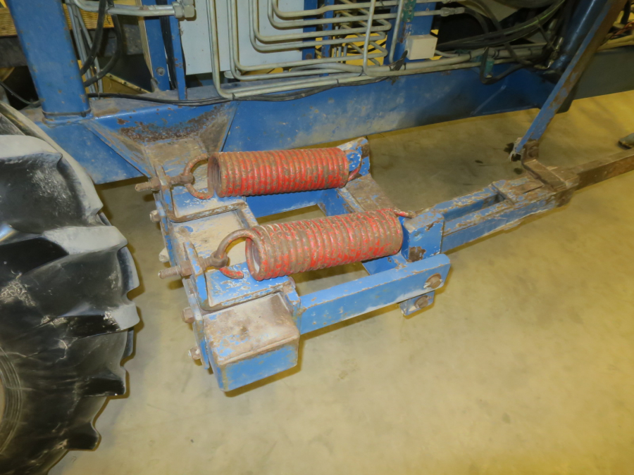 5277 Asa-Lift carrot harvester with bunker