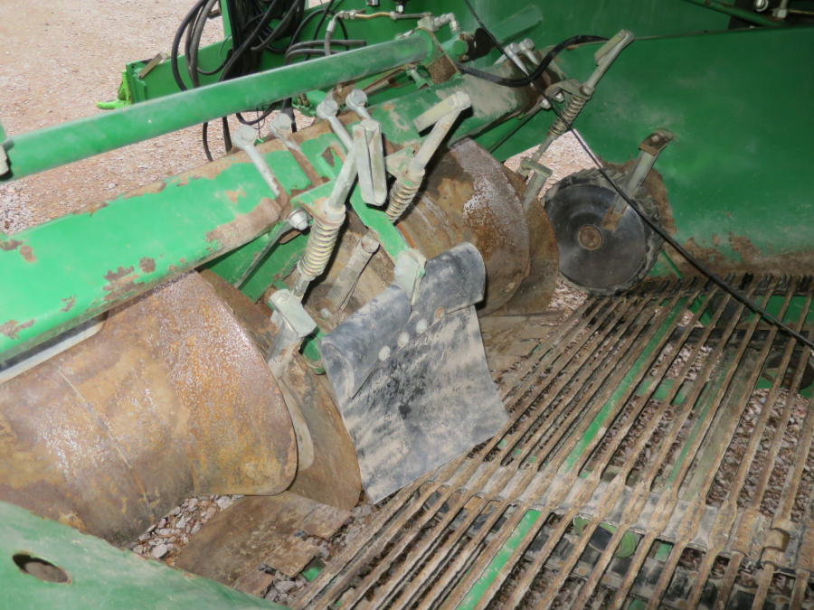 5281 Wuhlmaus WM 8500 2 row potato harvester