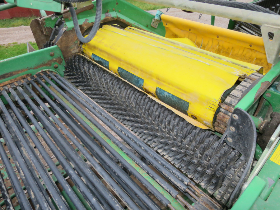 5281 Wuhlmaus WM 8500 2 row potato harvester