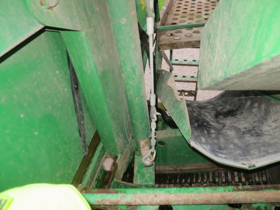 5281 Wuhlmaus WM 8500 2 row potato harvester