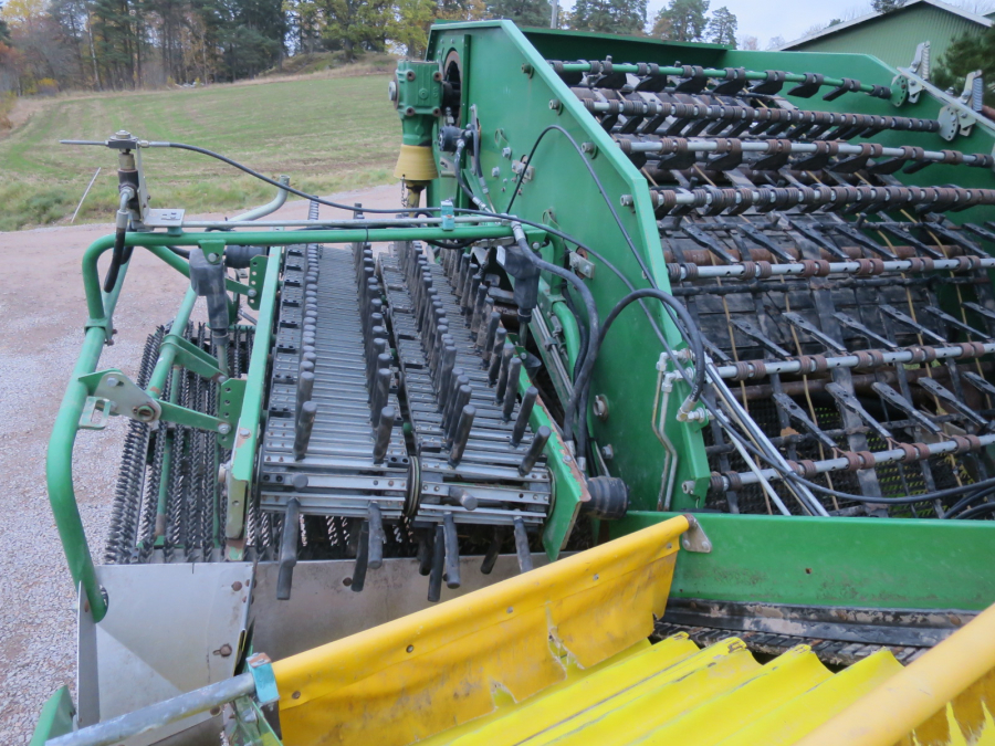 5281 Wuhlmaus WM 8500 2 row potato harvester