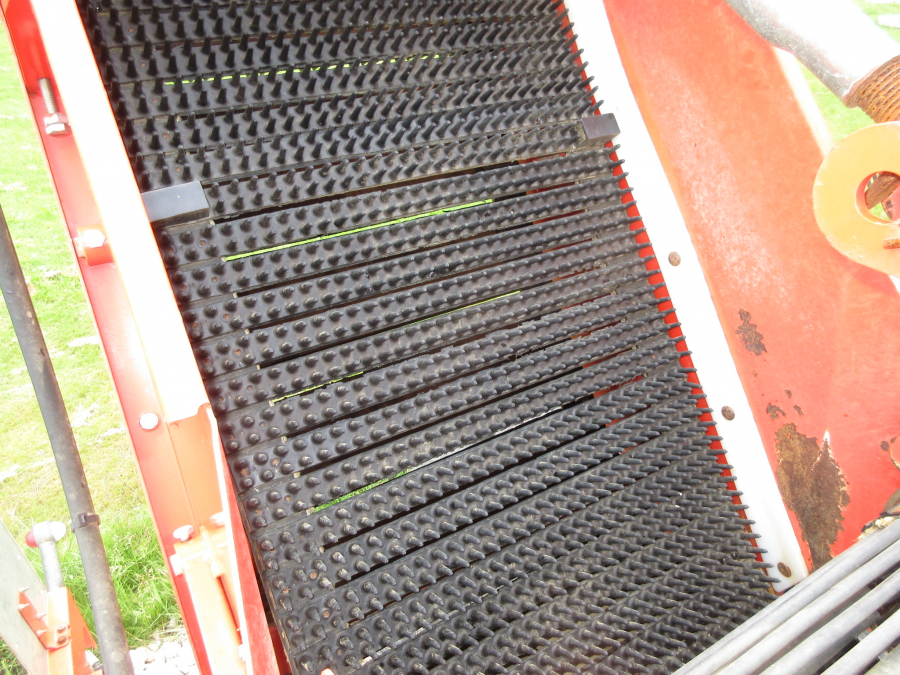 5287 Dewulf GBC Möhrenroder mit Bunker