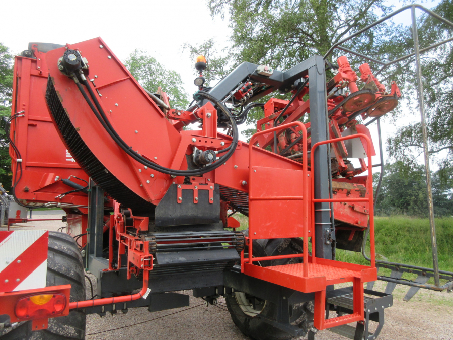 5287 Dewulf GBC Möhrenroder mit Bunker