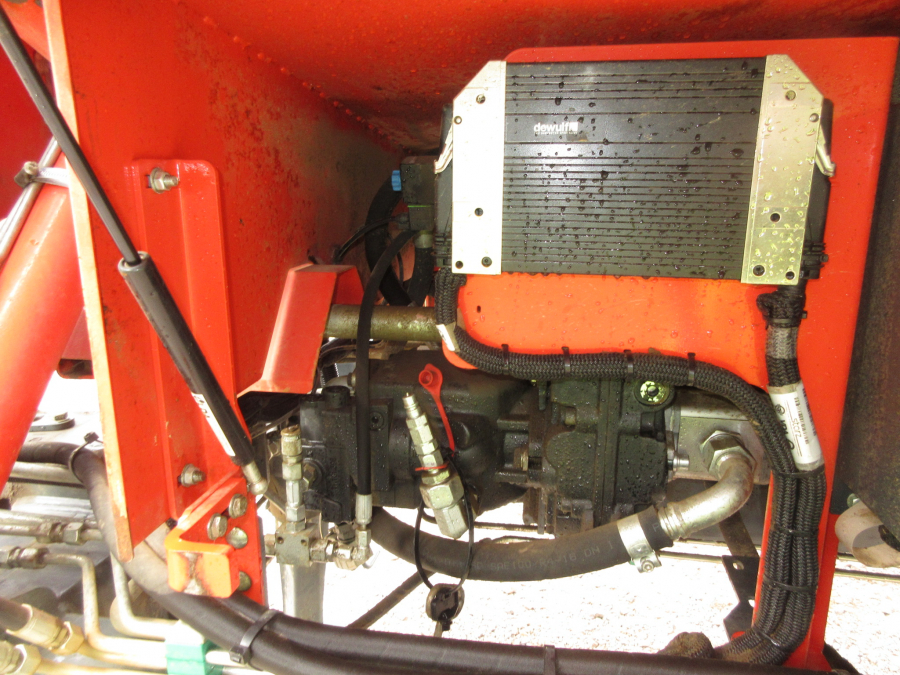 5287 Dewulf GBC Möhrenroder mit Bunker