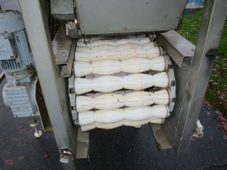 5293 Limas quatering machine for potato