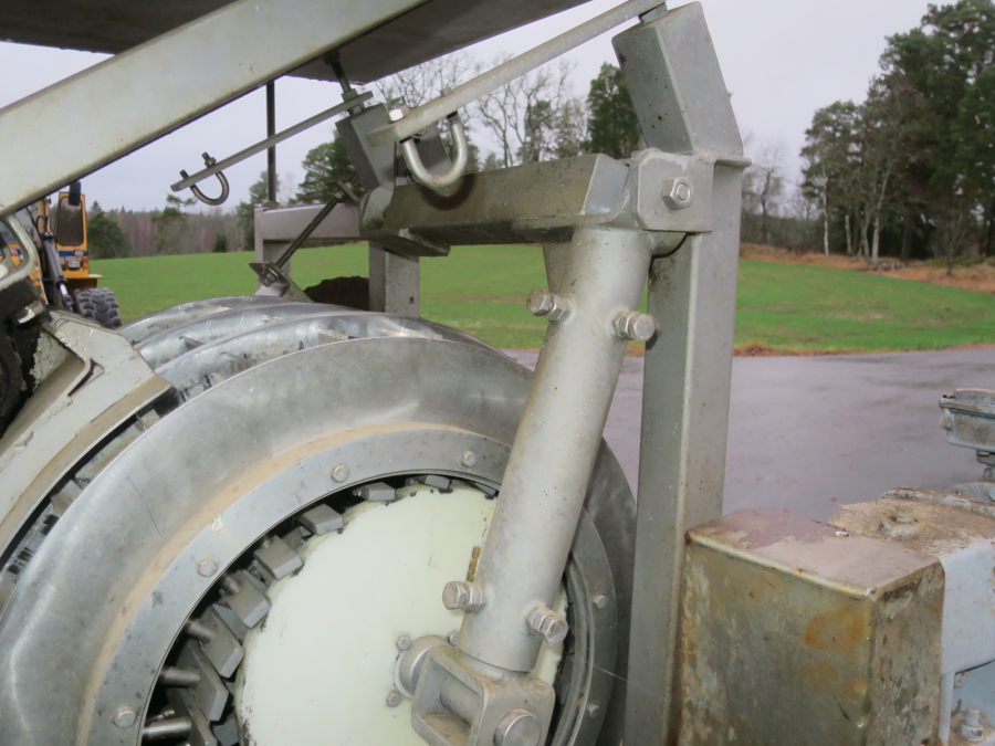 5293 Limas quatering machine for potato