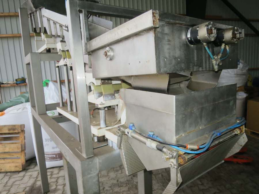 5304 Atoma 200 weigher for processed products etc