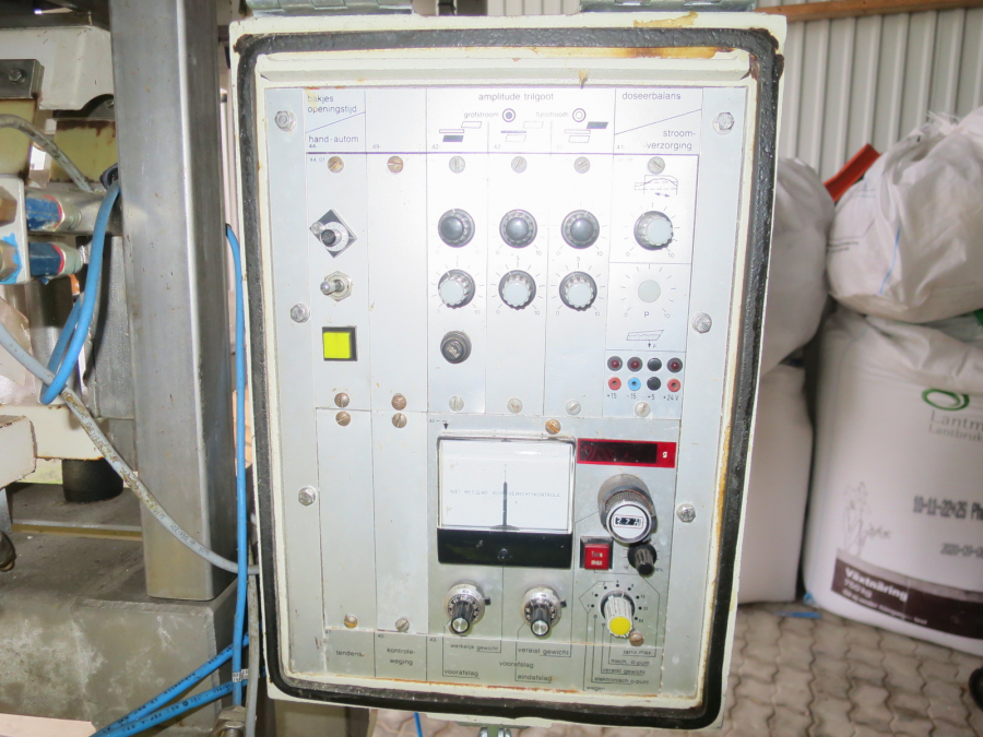 5304 Atoma 200 weigher for processed products etc