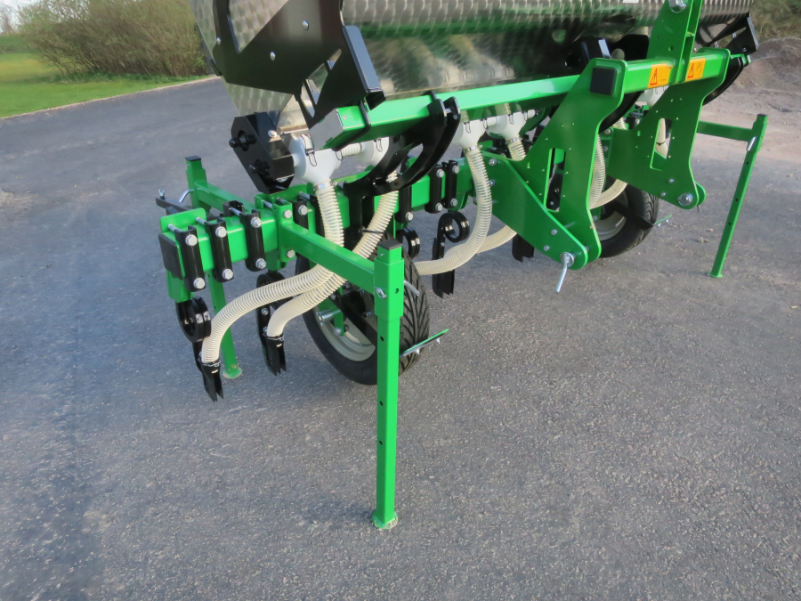 5333 Sfoggia Thema front fertilizer unit NEW