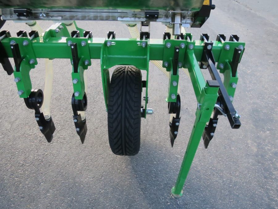 5333 Sfoggia Thema front fertilizer unit NEW