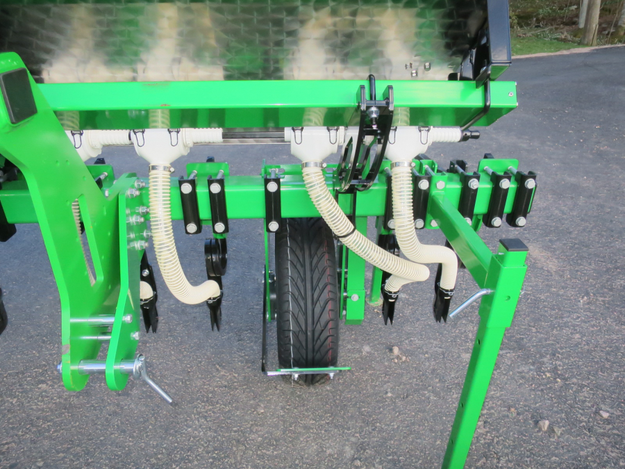 5333 Sfoggia Thema front fertilizer unit NEW