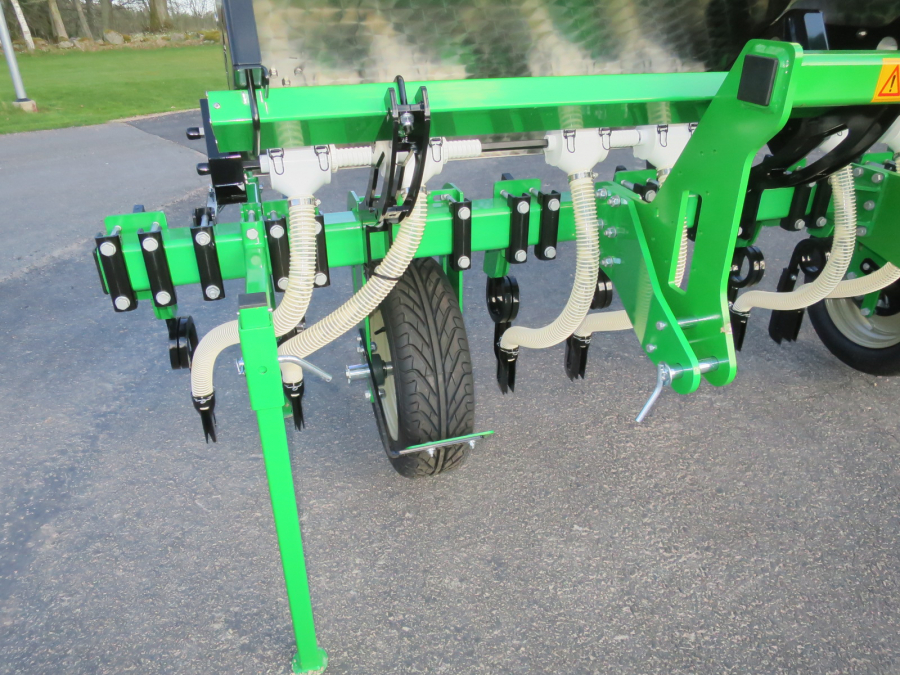 5333 Sfoggia Thema front fertilizer unit NEW