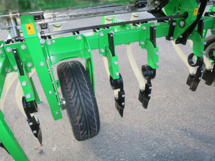 5333 Sfoggia Thema front fertilizer unit NEW