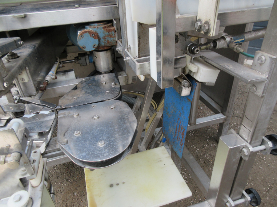5343 Newtec 2000/G40 weigher and bagger