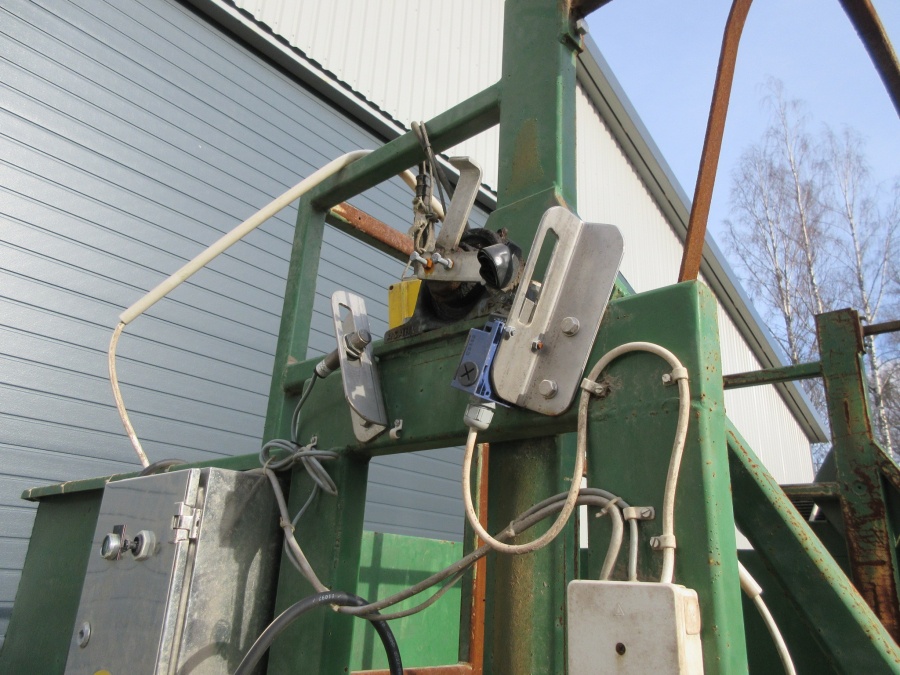 5374 Box turner with bunker max 1350 mm boxes