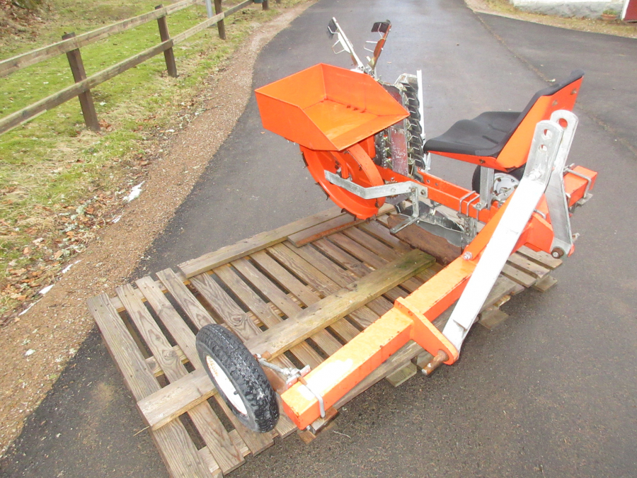5385 Checchi & Magli Fox Porre Pflanzmashine
